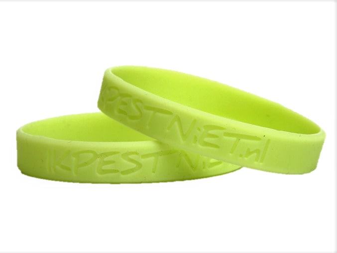 2 gepersonaliseerde glow in the dark polsbandjes ik pest niet