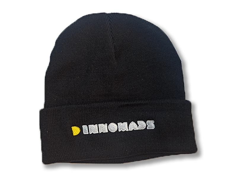 Zwarte geborduurde beanie met logo