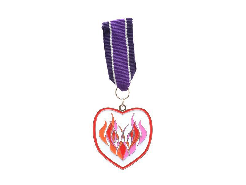 Gepersonaliseerde emaille medaille hartje met vuur